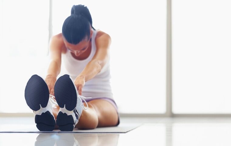 Apšilkite prieš krūtų didinimo pratimus